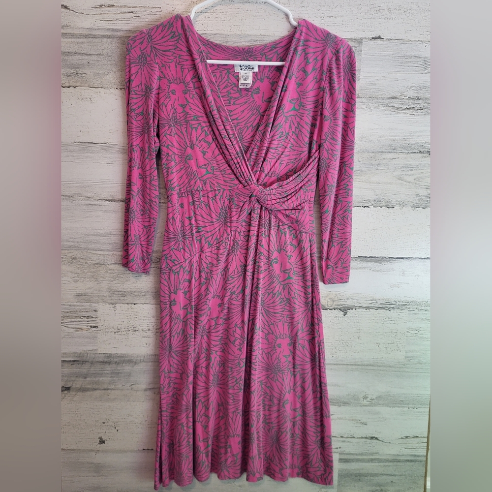 Lilly Pulitzer Dress Lion Stetchy Cute Form fitting! Size XS a bit of pilling